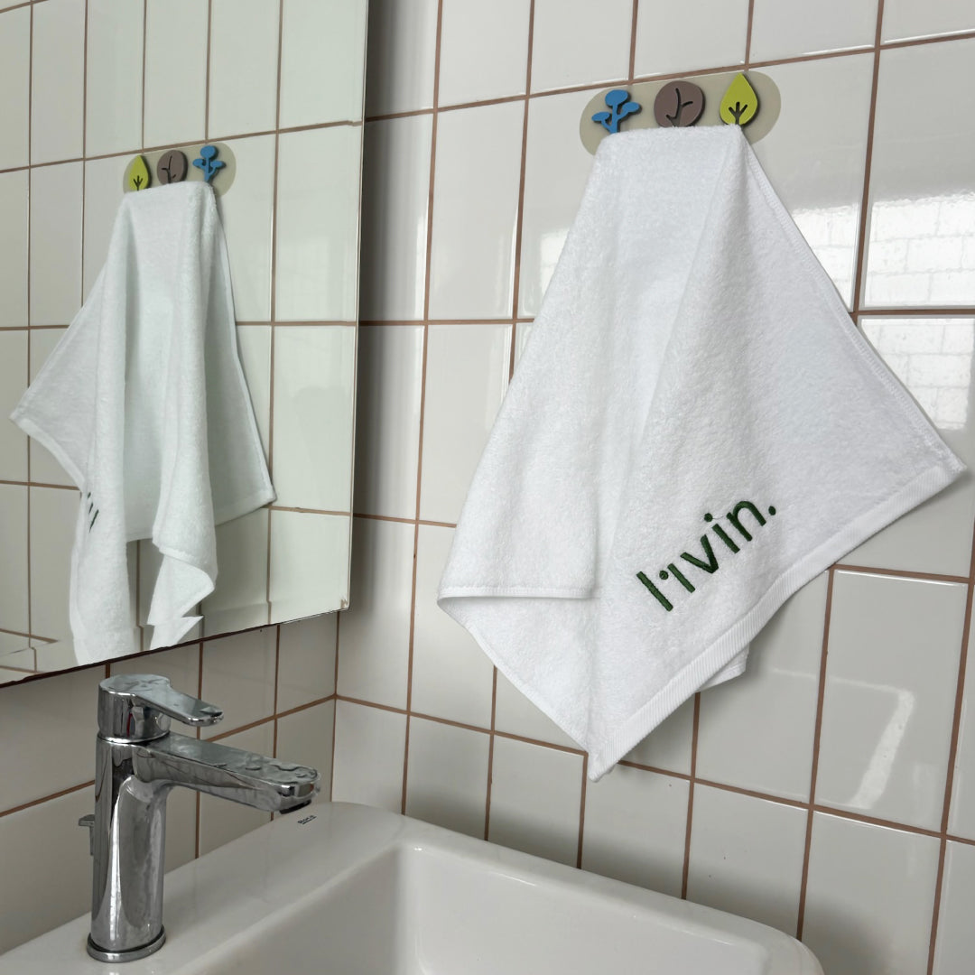 l1vin Towel