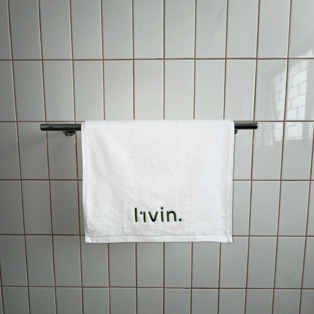 l1vin Towel